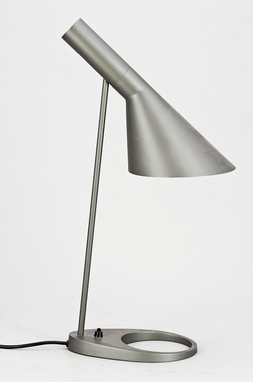 BORDSLAMPA, "AJ", Arne Jacobsen för Louis Poulsen.