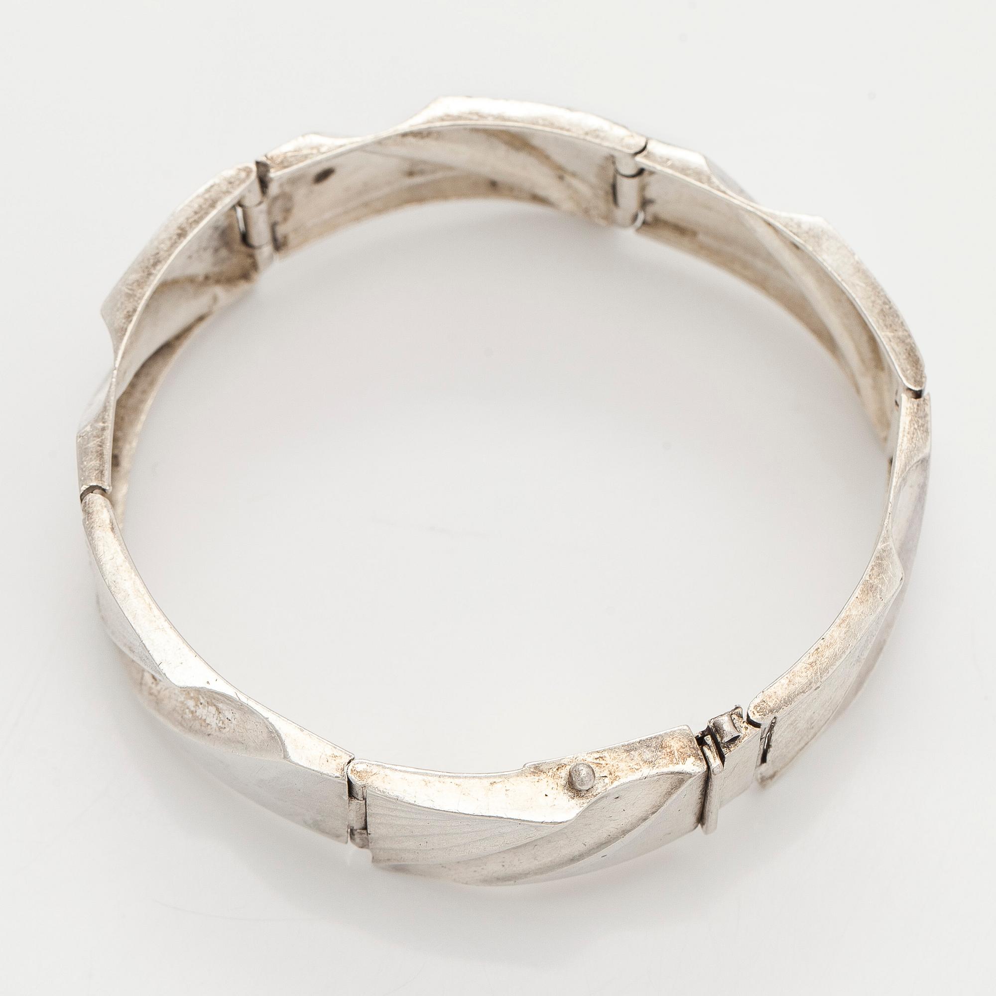 Matti Hyvärinen, bracelet, silver, Sirokoru, Turku.