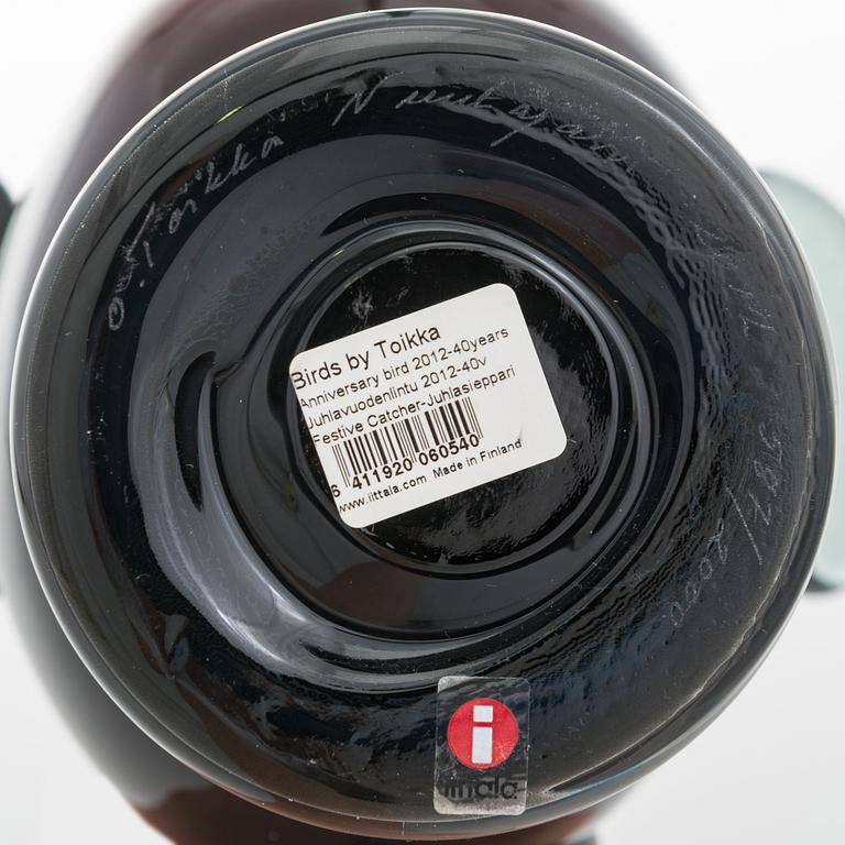 OIVA TOIKKA, a glass sculpture signed O. Toikka, Nuutajärvi 2012 and 587/2000.