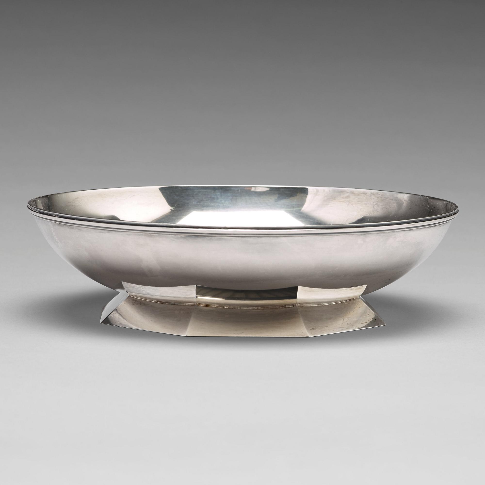 Wiwen Nilsson, a sterling silver bowl "Kungaskålen/The King's bowl", Lund, Sweden 1969.