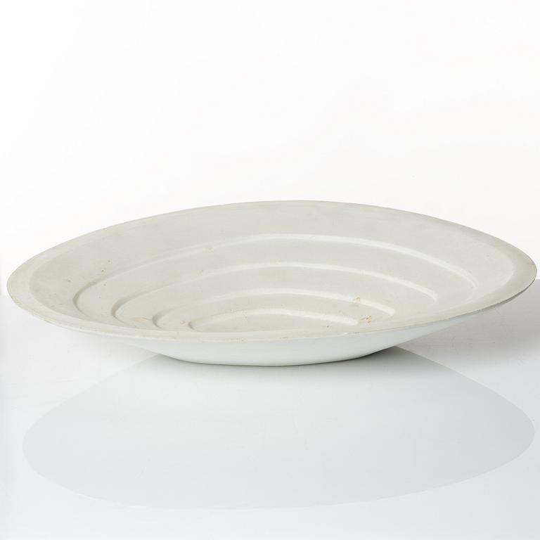 Stina Lindholm, concrete dish, Skulpturfabriken, Sweden.