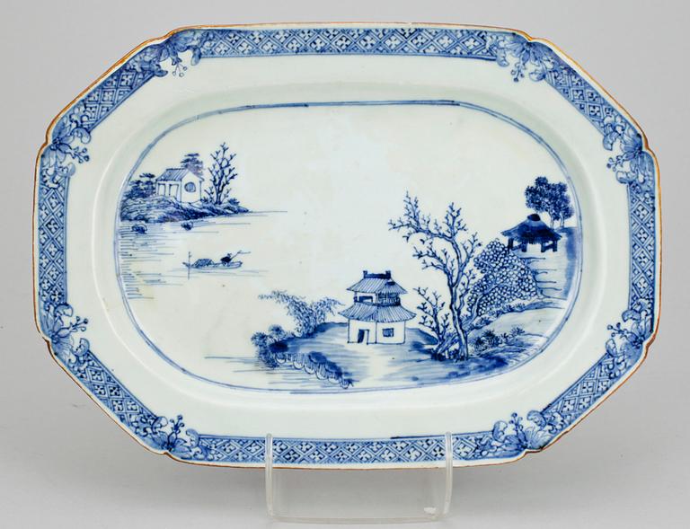 STEKFAT, 3 olika, porslin, Qianlong, Kina 1700-tal.