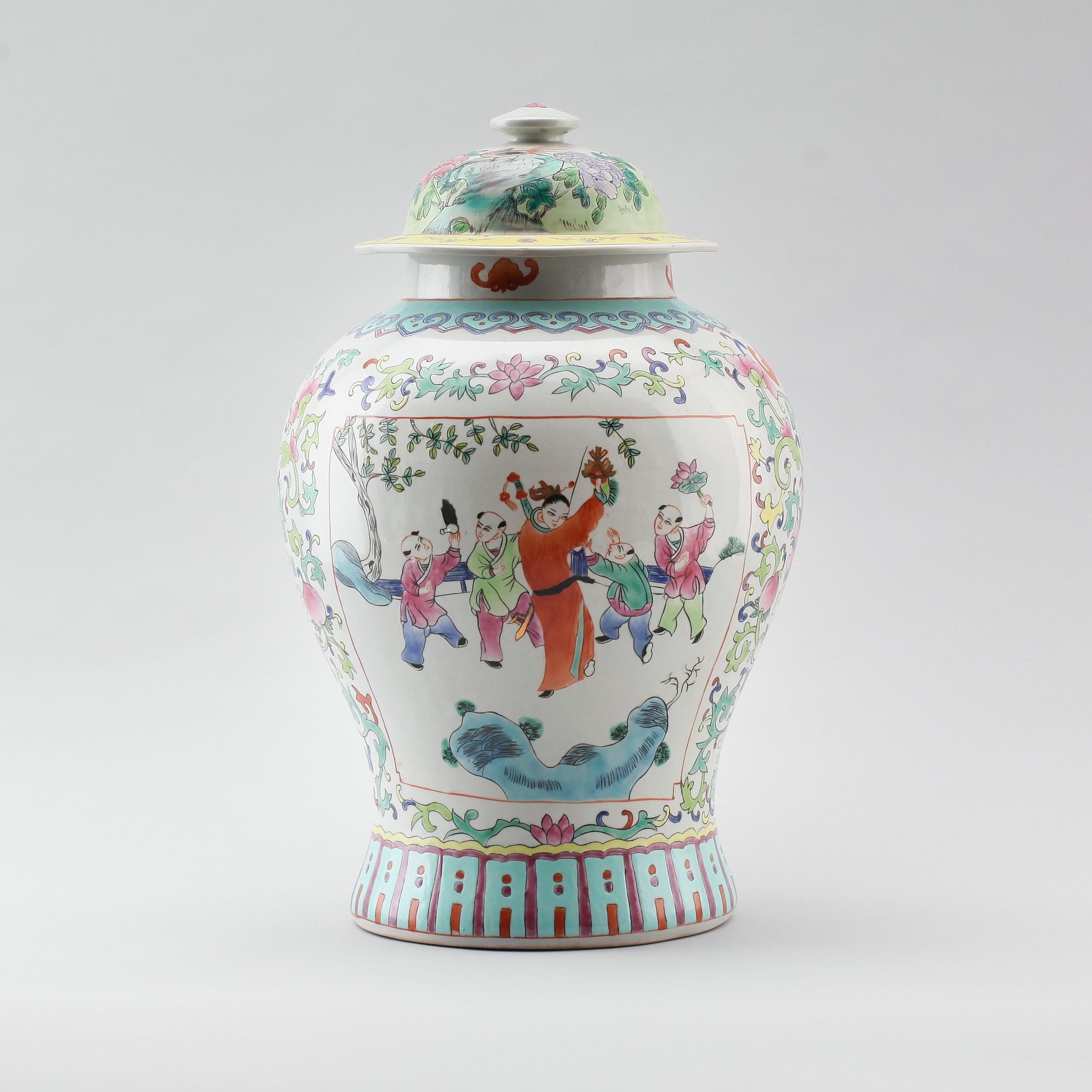 LOCKURNA, porslin, Kina, 1900-/2000-tal.