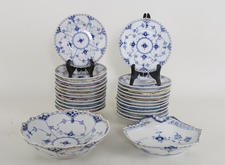 SERVIS, 52 delar. "Musselmalet" Royal Copenhagen.