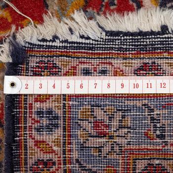 A Kashan carpet,c. 420 x 297 cm.