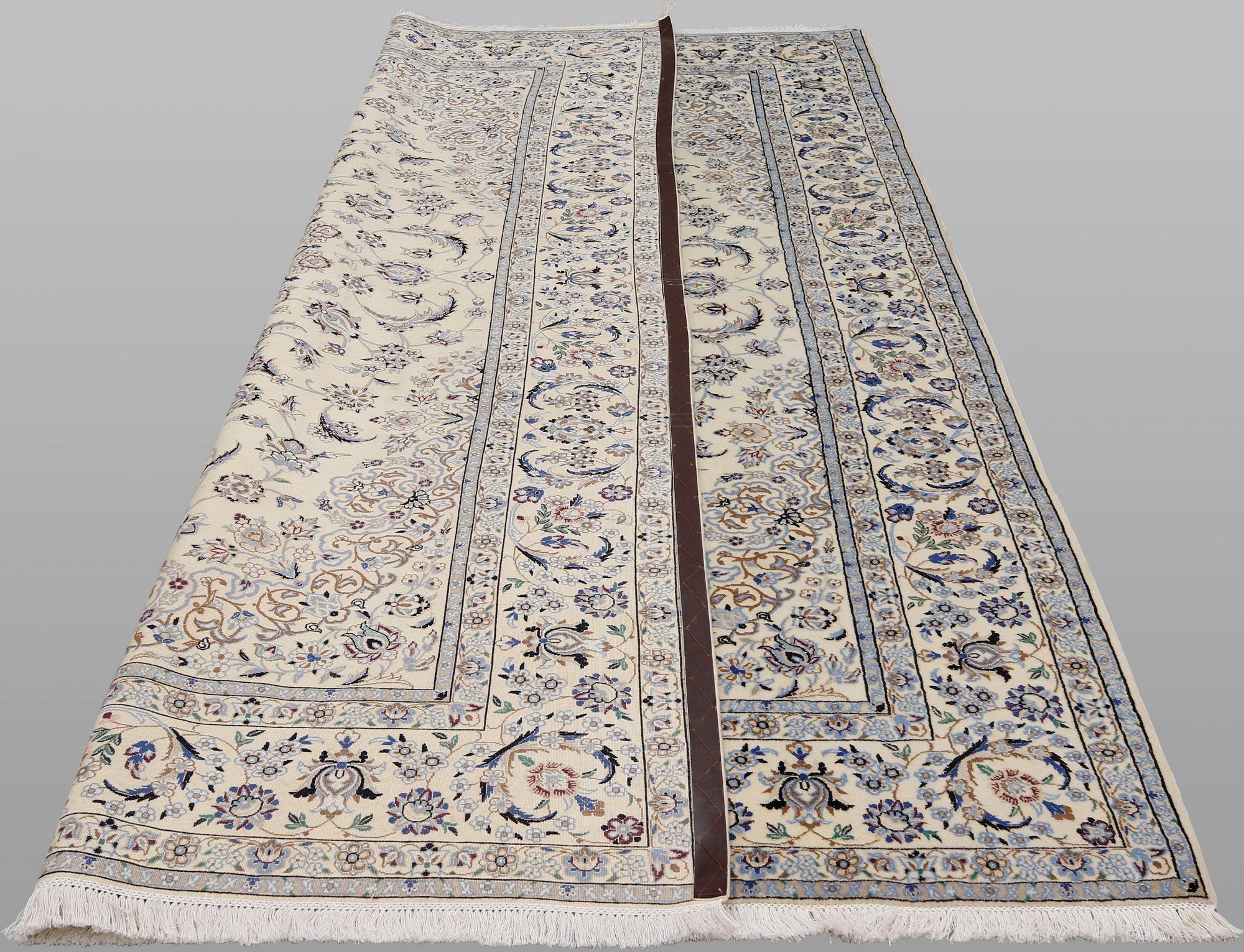 Matta, Nain, part silk, signerad, s.k. 9LAA, ca 307 x 205 cm.