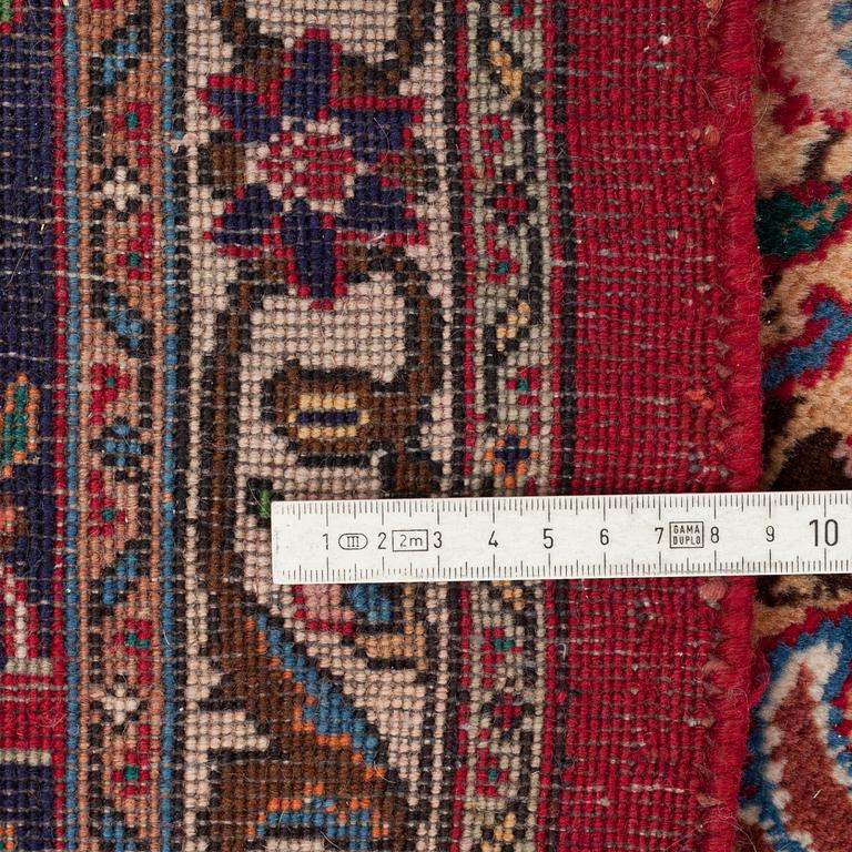 A Carpet, Täbris, ca 500 x 297 cm.