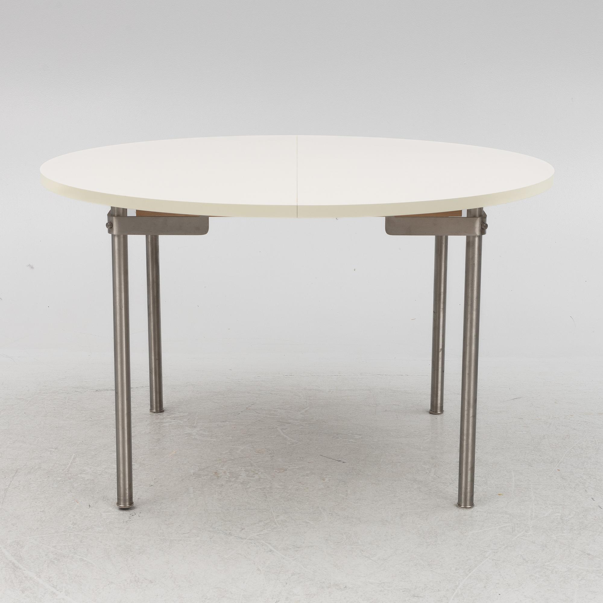 Hans J. Wegner, a dining table, 'CH 388', Carl Hansen & Son.