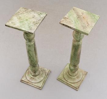PIEDESTALER, 1 par, 1900-tal.