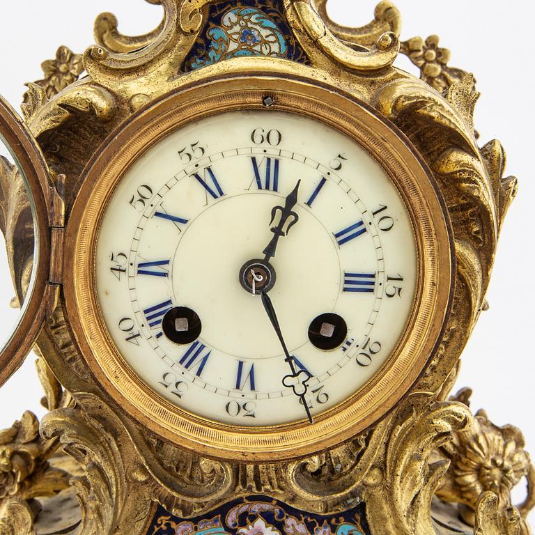 Bordspendyl rokoko-stil 1900-talets början.