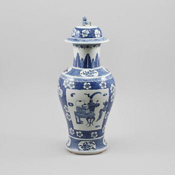 LOCKURNA, porslin, Kina, 1800-tal.