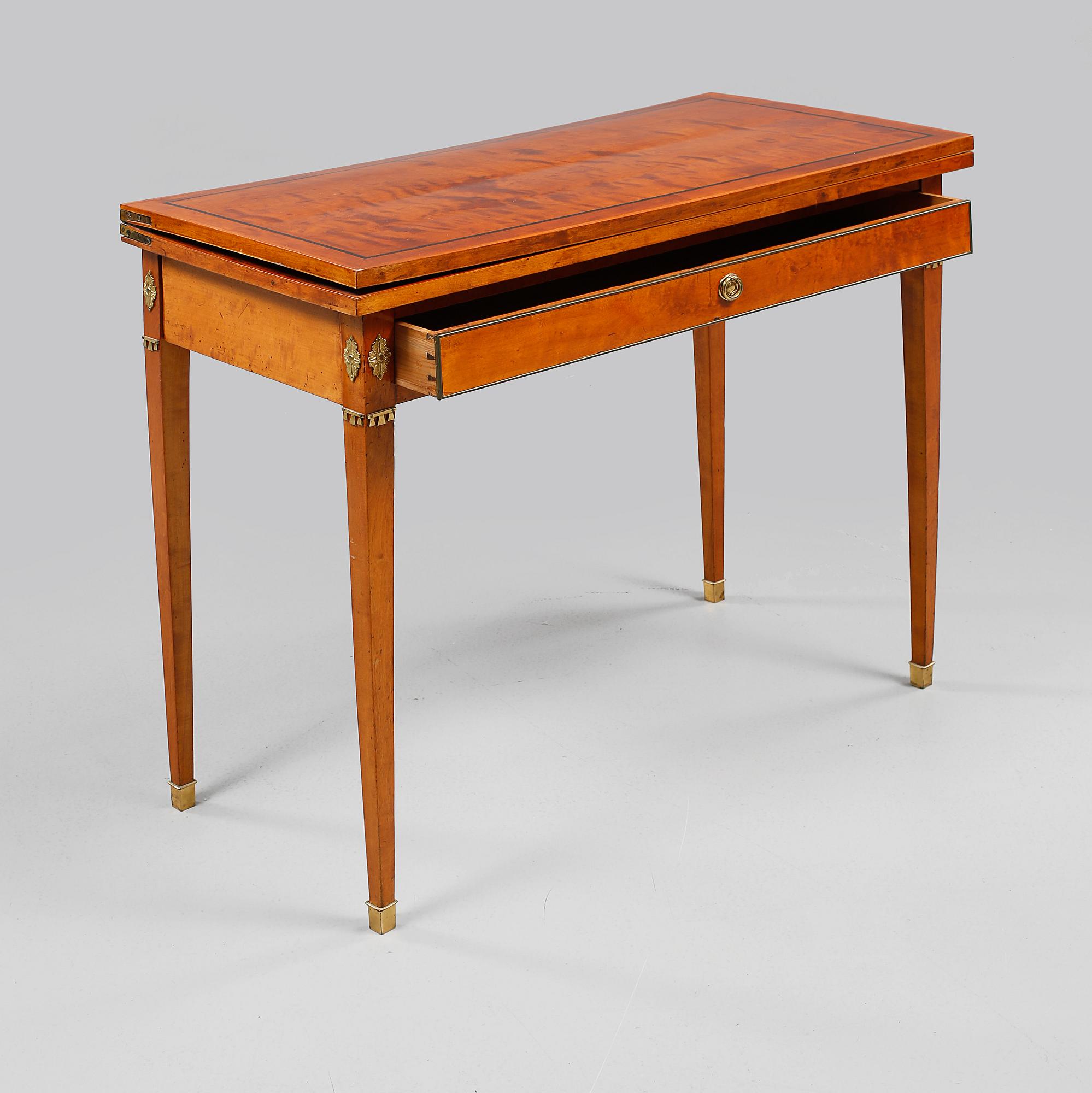 SPELBORD, gustaviansk stil, 1800-tal.