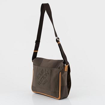 Louis Vuitton, väska, "Mesaje messenger bag".