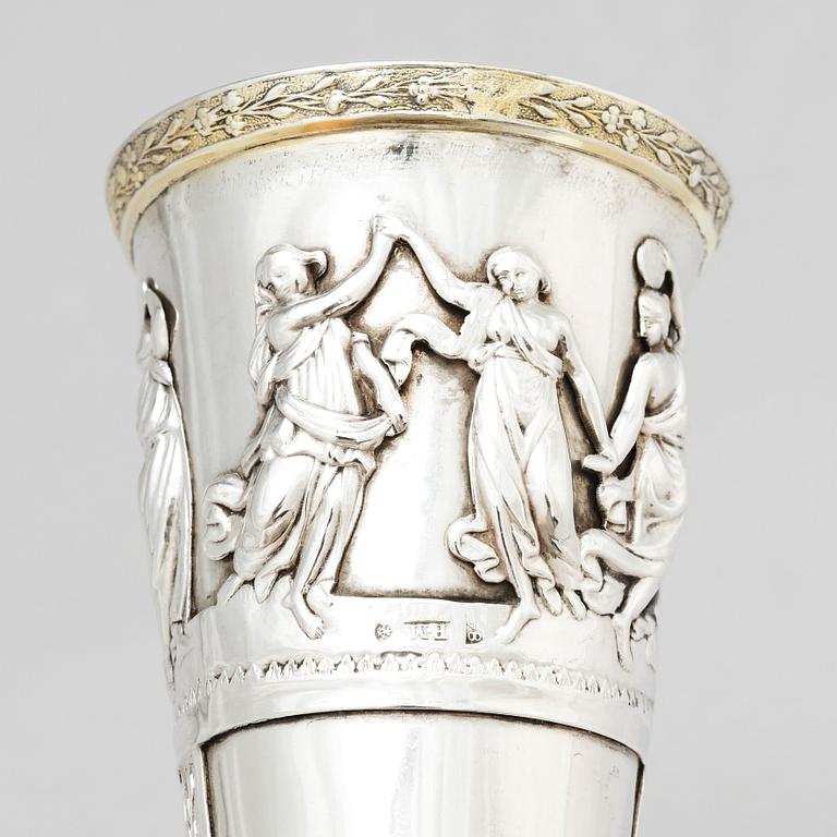 A Russian silver cup, mark of Peter Muller, S:t Petersburg, around 1830.