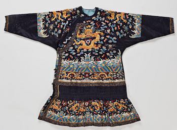 713. A Chinese robe, embroidered silk. Qing dynasty (1644–1911).