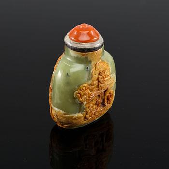 An early 20th century chinese nephrite and agathe snuff bottle with stopper,