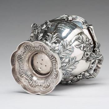 An English 19th century silver wine cooler, mark of William Ker Reid, London 1836.