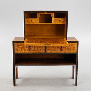A 1930's cabinet.