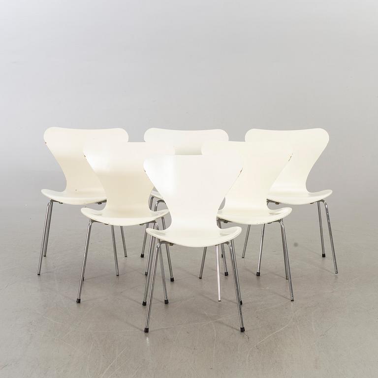 ARNE JACOBSEN, six danish "Sjuan" chairs for Fritz Hansen.