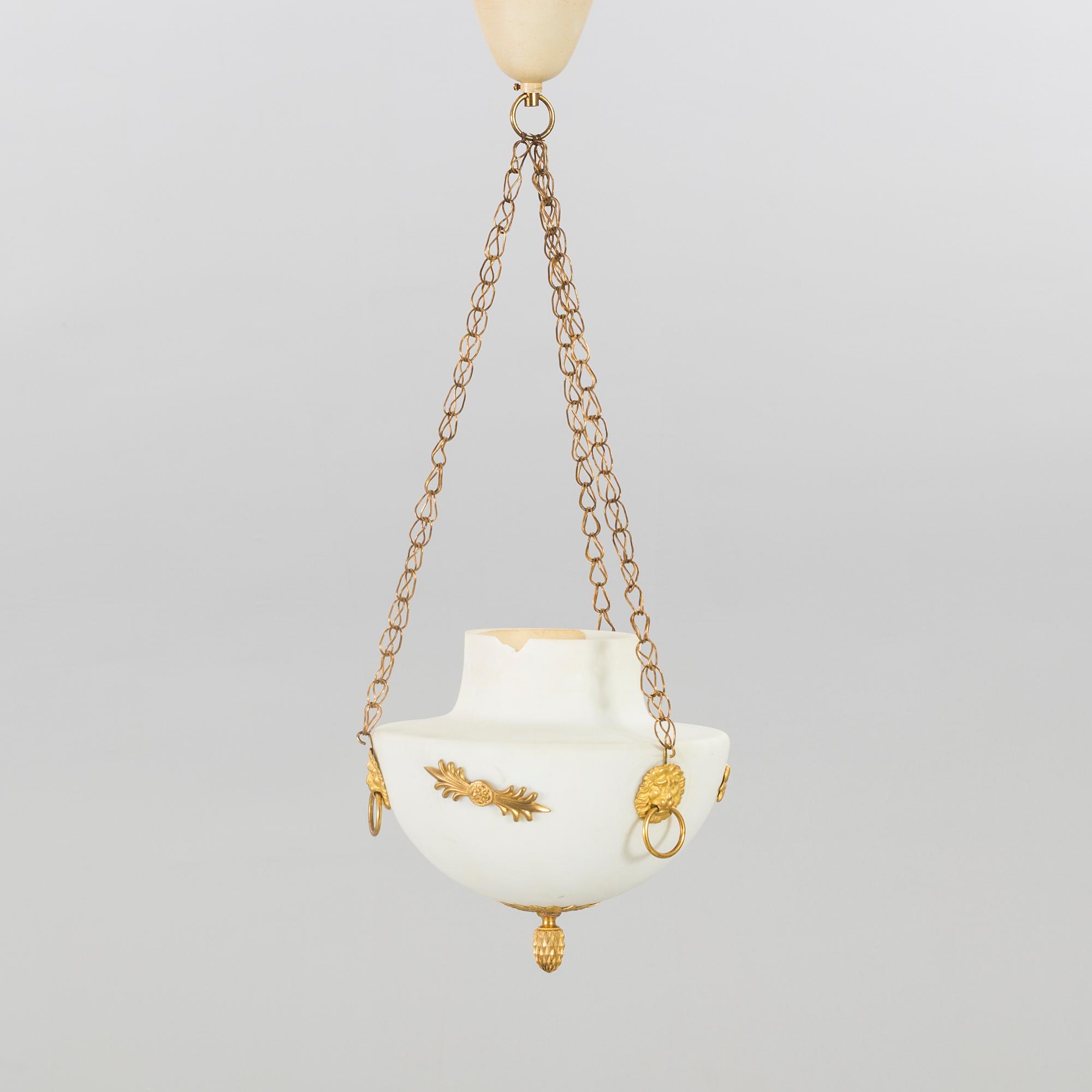 AN EARLY 19TH CENTURY GLASS LAMP SHADE.