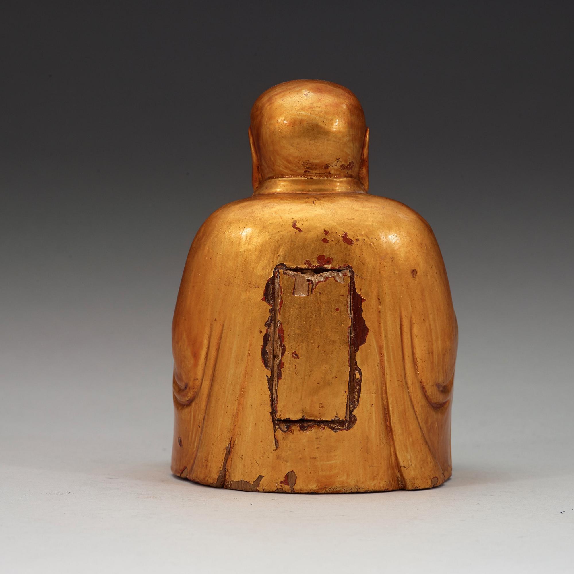 BUDHAI, lackerat trä. Qingdynastin (1644-1912).