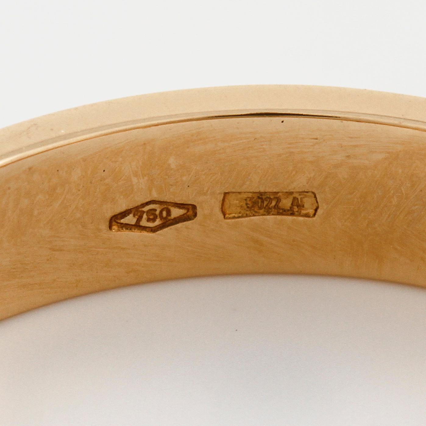 GUCCI, a "Gucci Icon" ring.