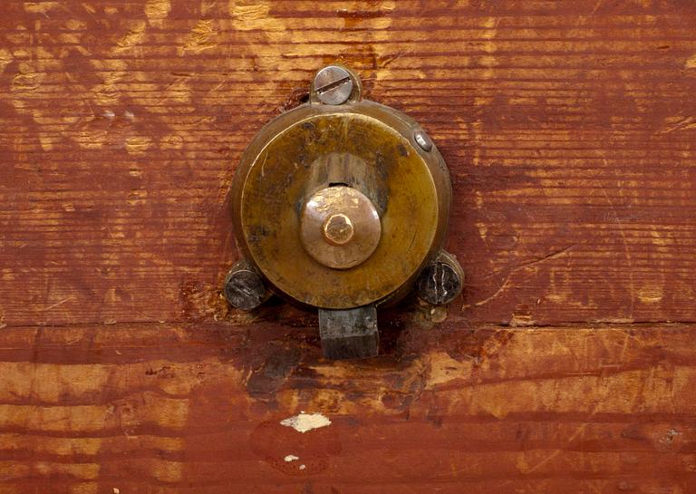 KÄÄNTÖPÖYTÄ, lepänjuuriviilutettu, 1800-luku.