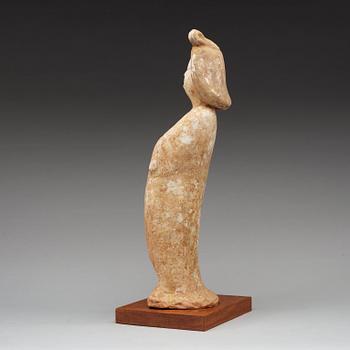 FIGURIN, bemålat lergods. Tang dynastin (618-907).