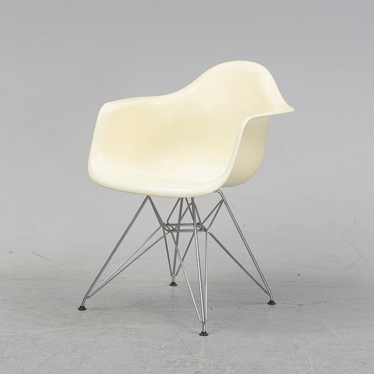 Charles and Ray Eames, a chair model 'Eames plastic chair - DAR', Vitra, 2005.