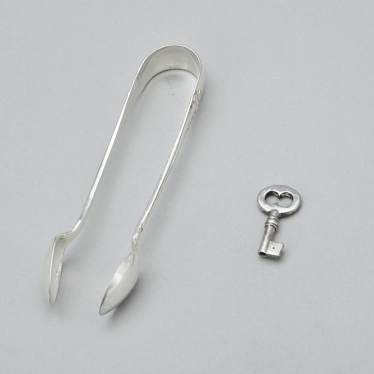 KAFFESERVIS, 3 delar, silver, empirestil, CG Hallberg, Stockholm 1910. Tot ca 1300 gram.