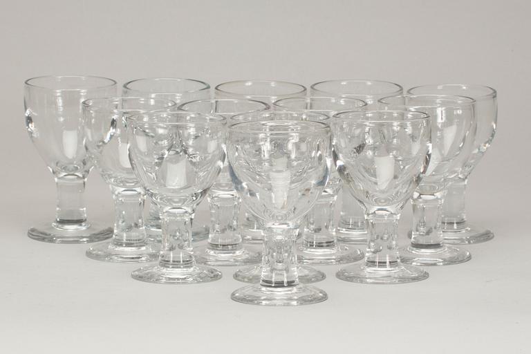 GLASSERVIS, 13 st, "Ruben", Signe Persson Melin,Boda glasbruk, formgivet 1967.