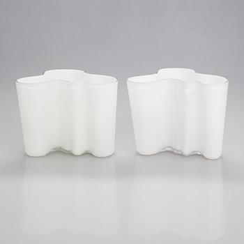 Alvar Aalto, Two '3030' vases signed Alvar AAlto.
