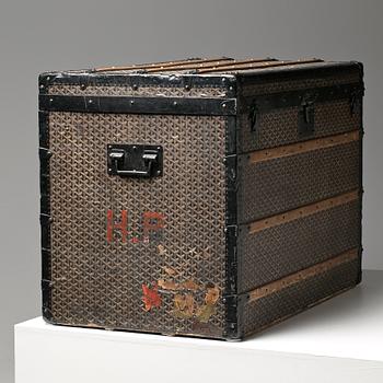 TRUNK, Goyard.