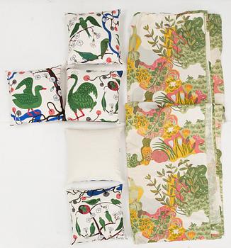 A set of five Svenskt Tenn pillows and two curtains.