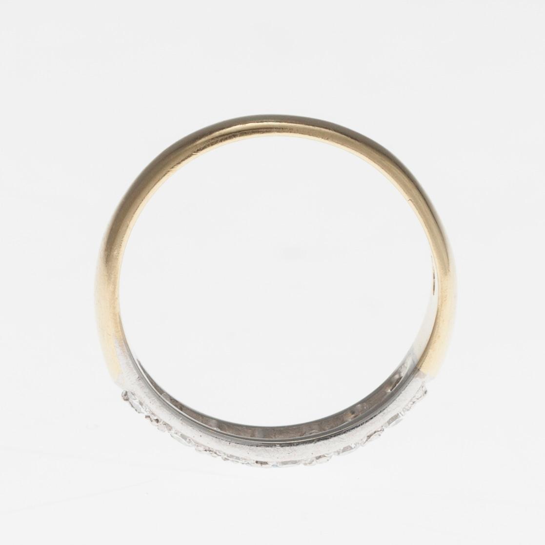 RING, 14K gold, 12 st. diamanter tot. 0,36 ct. Finska stämplar Silván 2006. Vikt 2,7 g. Intyg.