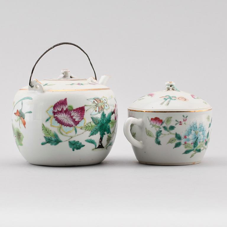 TEKANNOR, 2 st, porslin, Kina, 1800-/1900-tal.