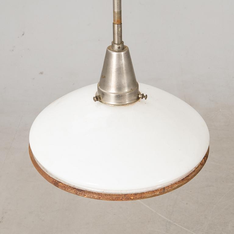 Otto Müller, taklampa, "Sistrah-pendel", Megaphos, 1900-talets första hälft.