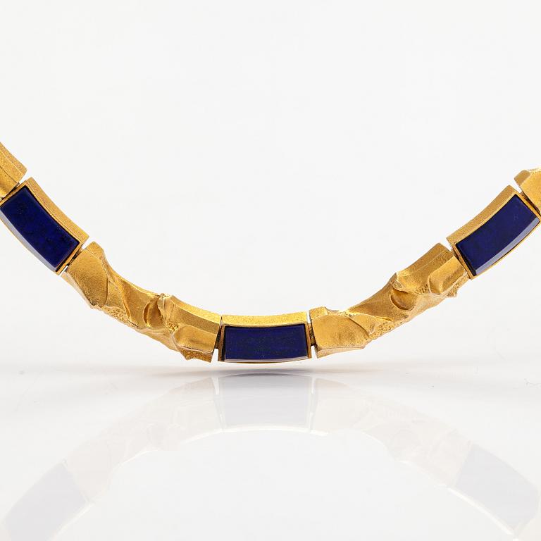 Björn Weckström, A 14K gold and lapis lazuli necklace "Toltec". Lapponia 1999.