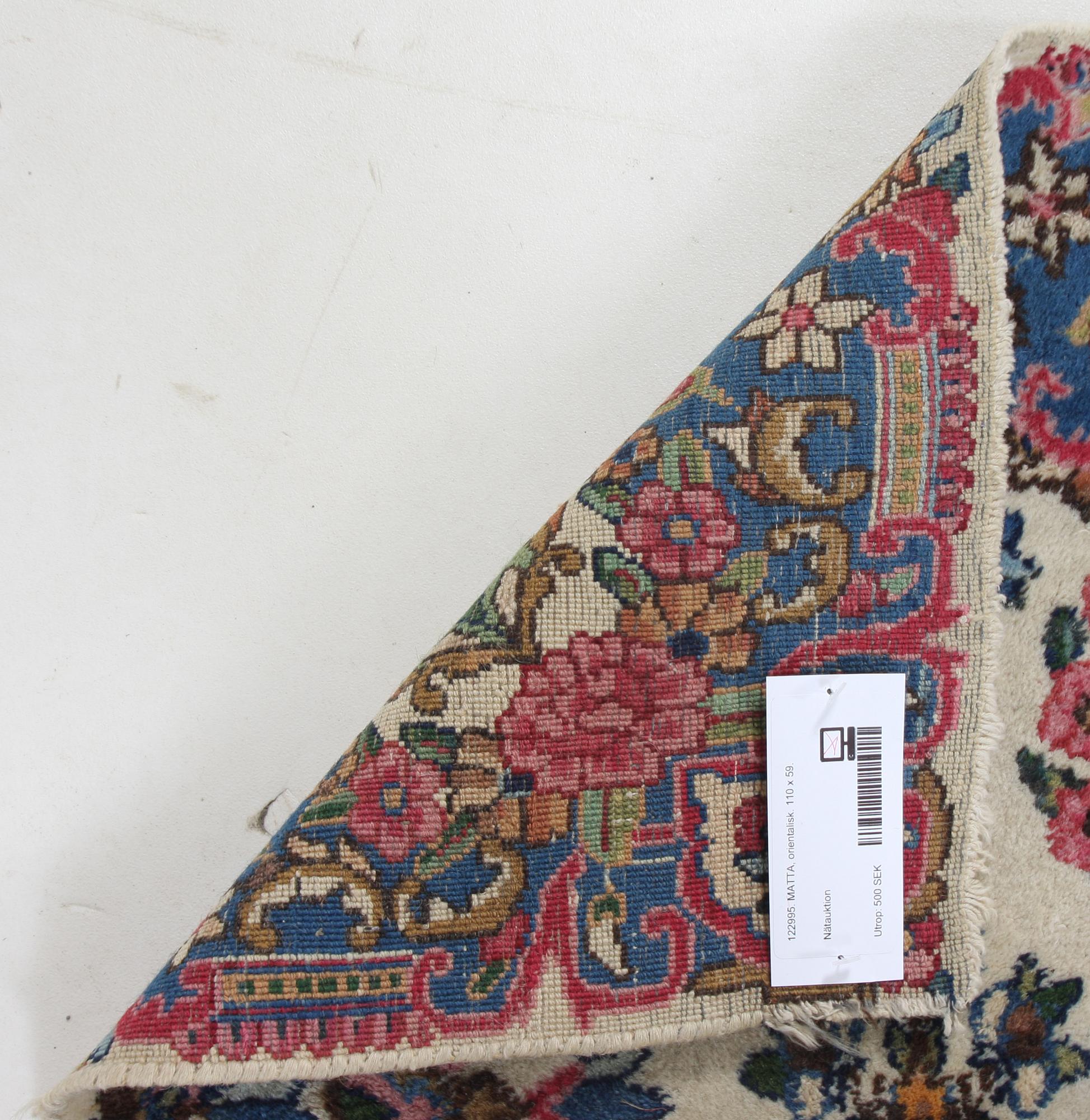 MATTA, orientalisk. 110 x 59.