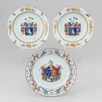 Three armorial dinner plate, Qing dynasty, Qianlong (1736-95).