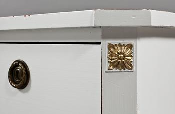 BYRÅ, gustaviansk stil, 1900-tal.