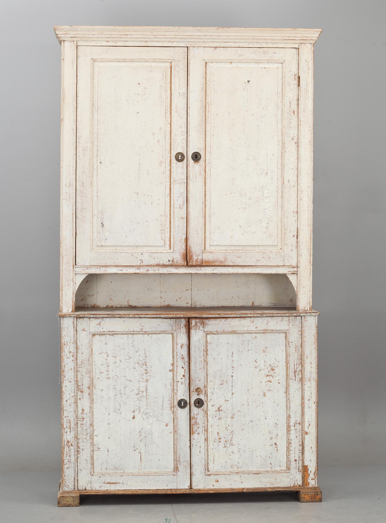 SKÅP, gustaviansk stil. 1800-tal.