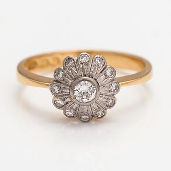 Ring, 18K guld, diamanter ca 0.26 ct tot. Hovisepät, Vasa 1990.