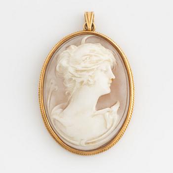 Carved shell cameo pendant.