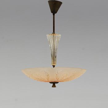 TAKLAMPA, 1900-talets första hälft. Höjd ca 63 cm.
