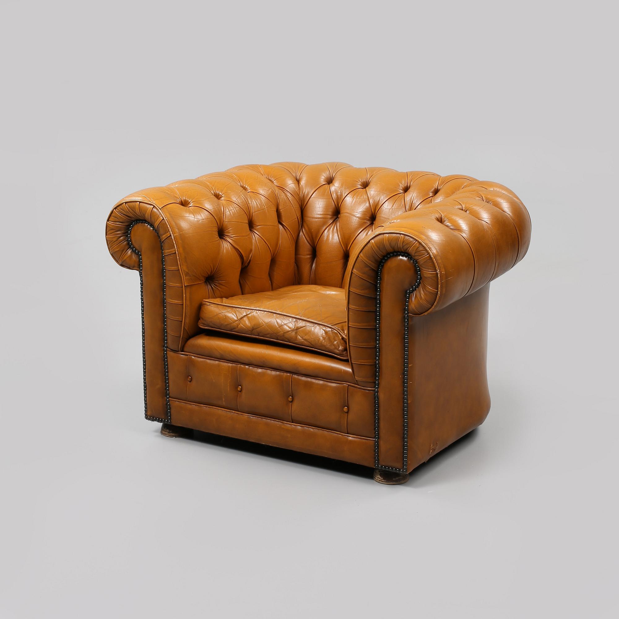 FÅTÖLJ, chesterfieldmodell, 1900-talets slut.