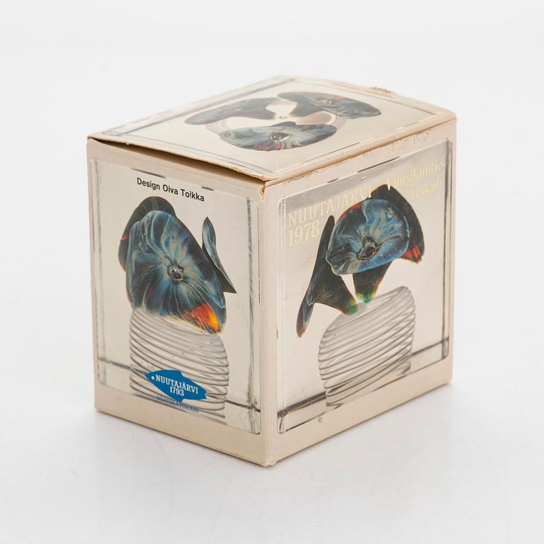 Oiva Toikka, årskub, glas, signerad Oiva Toikka, Nuutajärvi 1978, numrerad 67/2000.