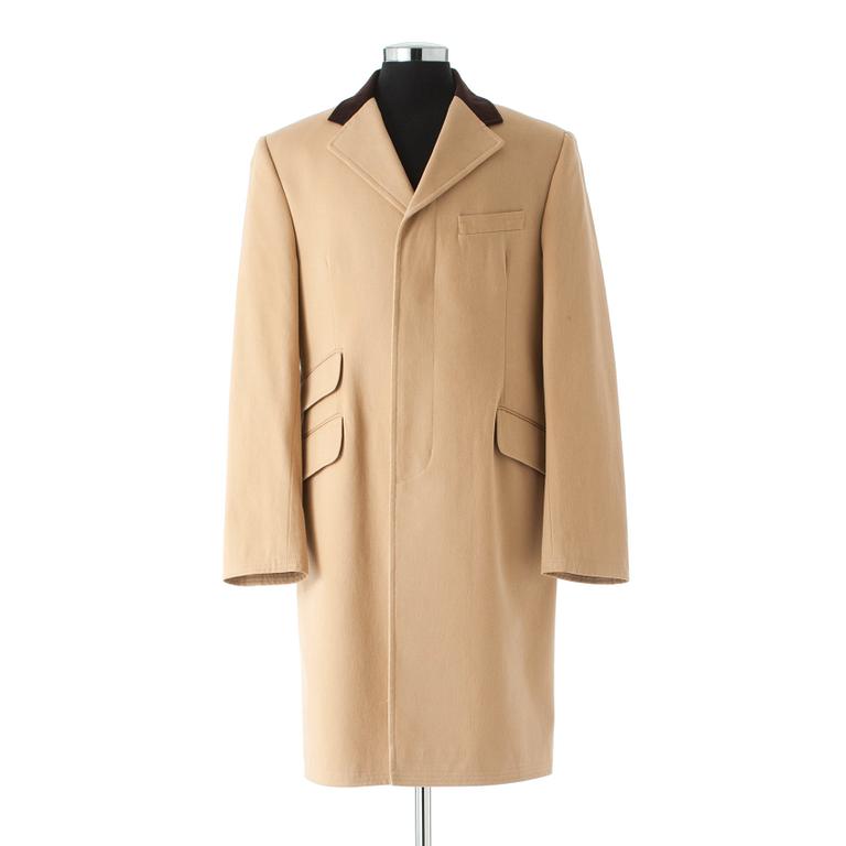 PARK HOUSE, a beige cotton coat.