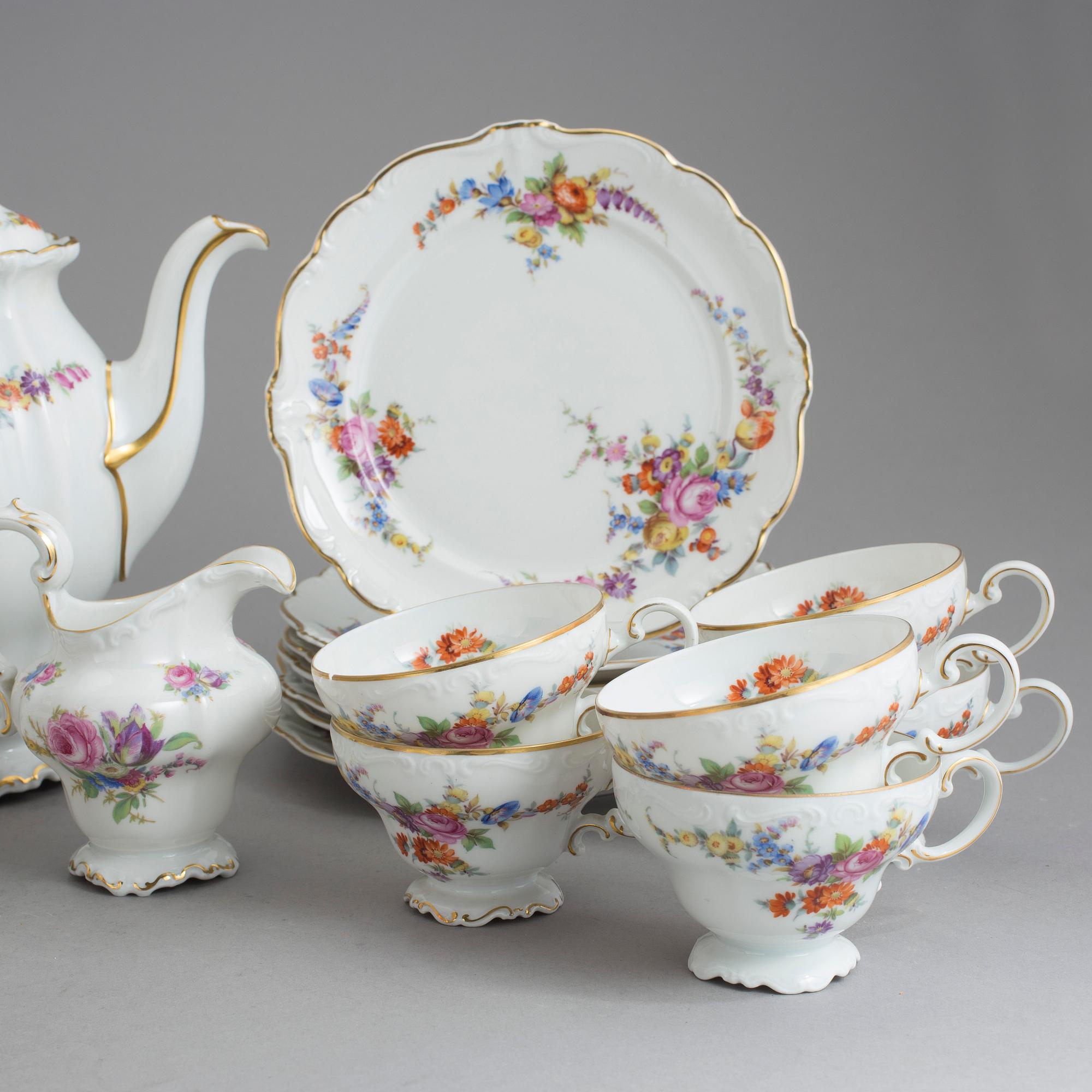 KAFFESERVIS, 23 delar, delar, porslin, "Pompadour", Rosenthal, 1900-talets första hälft.