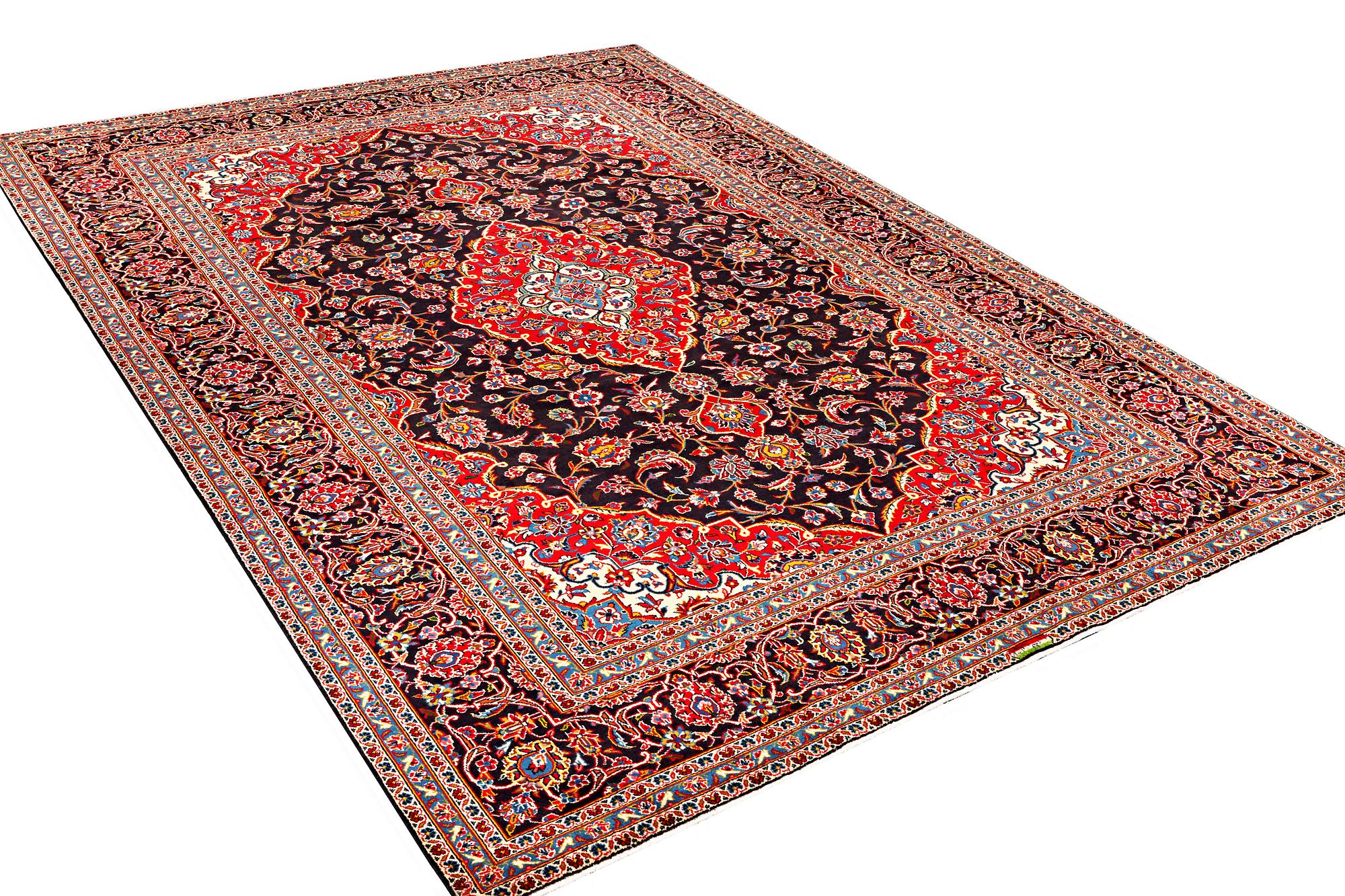 A Keshan carpet, c. 373 x 260 cm.